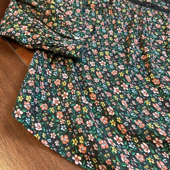 Old Navy Dark Floral and Lace Peasant Top XL - Picture 2 of 6
